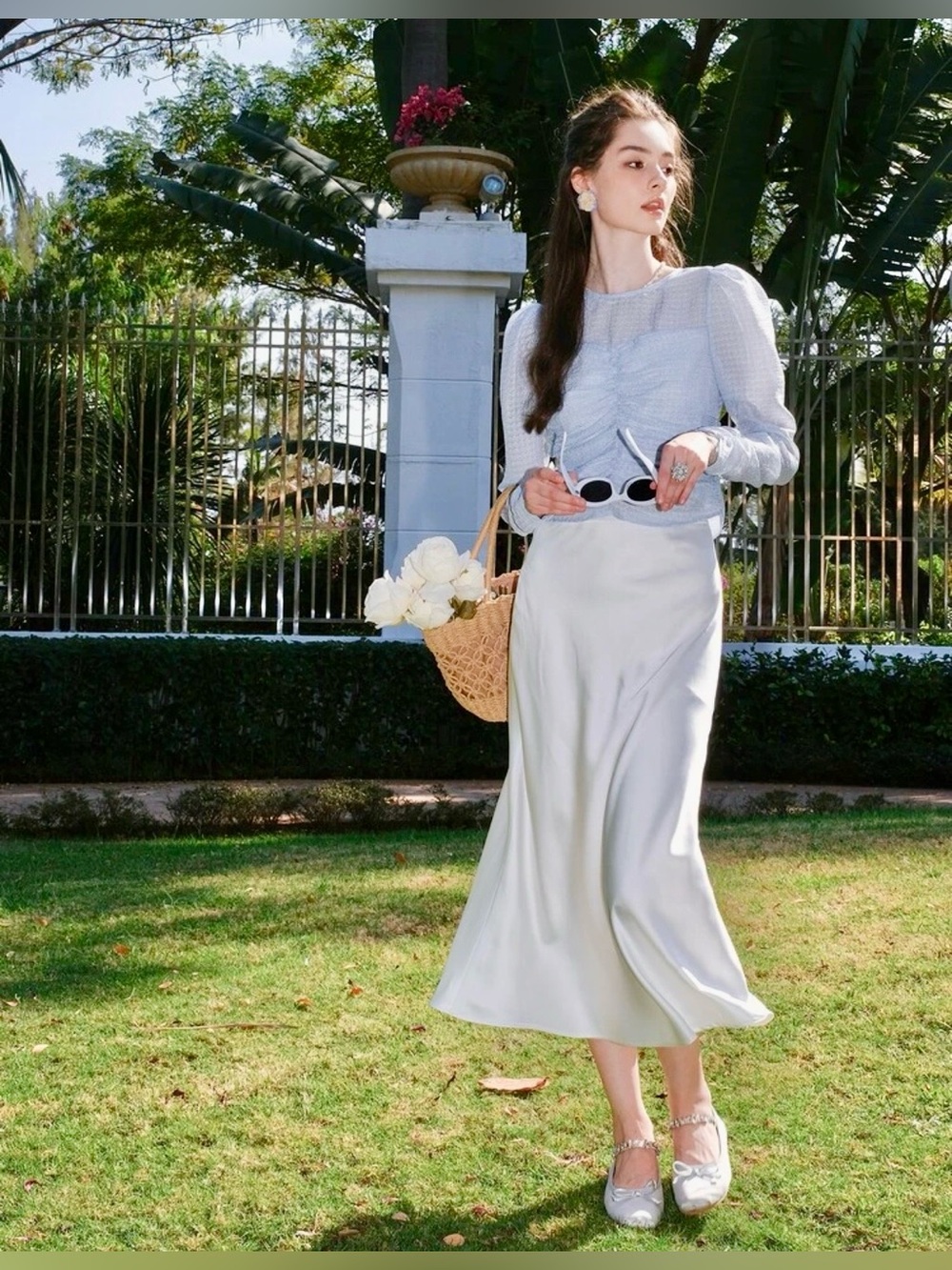 White Satin A silhouette midi skirt size M